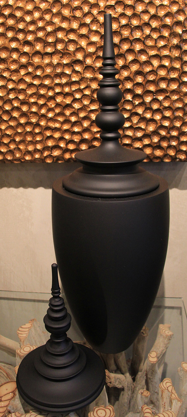 fleuriste-montpellier-juvignac-vases-en-bois-de-Mango-tailles-dans-la-masse