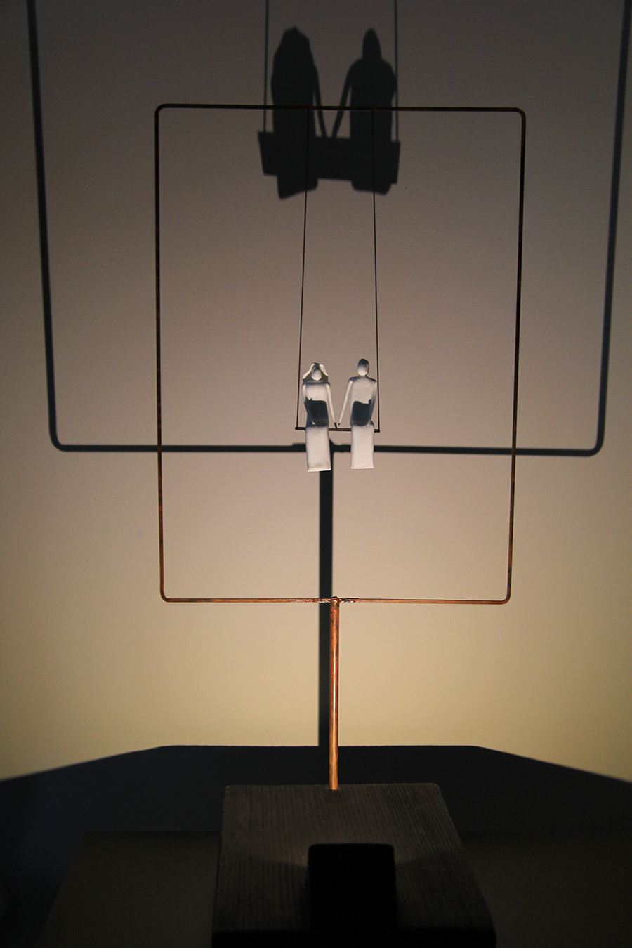 objet-deco-reflexion-mur-lumiere-symphonie-florale